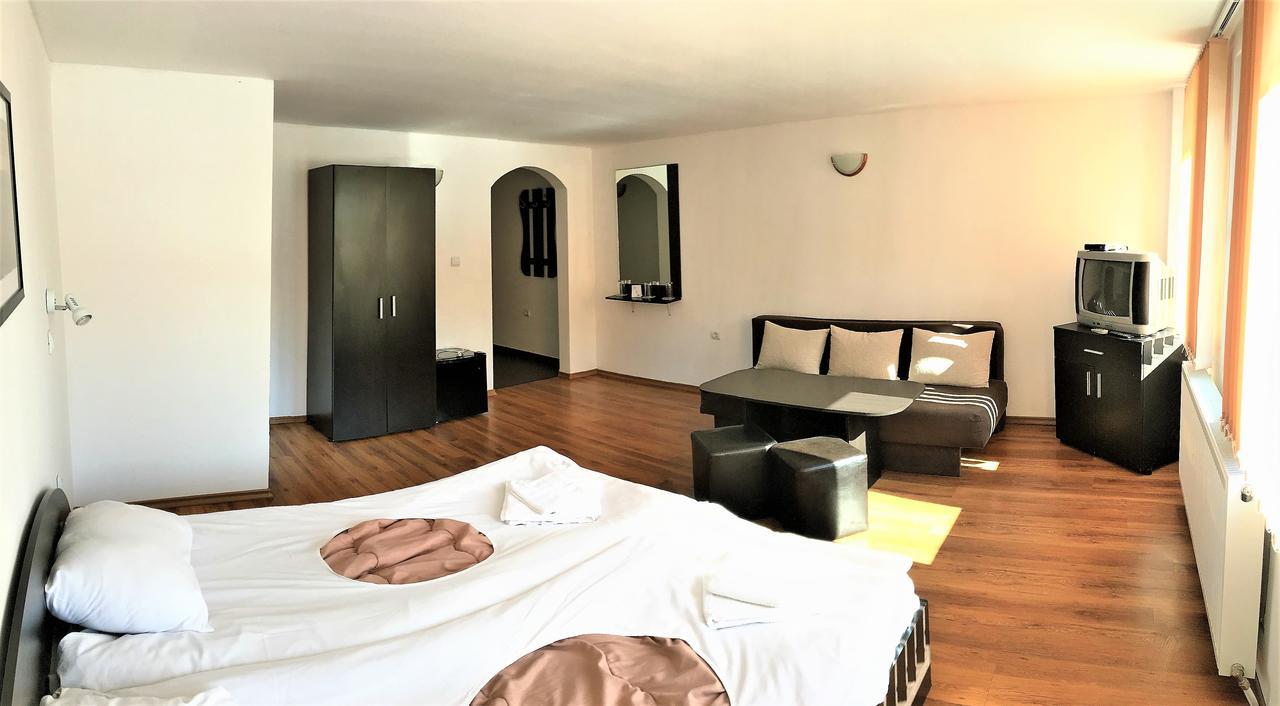 Yakovtsi Inn Εξωτερικό φωτογραφία